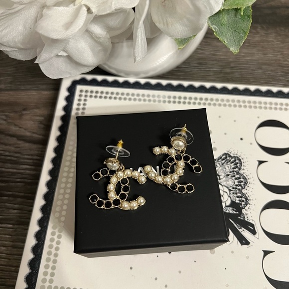 Chanel Large Dangle Crystal & Faux Pearl CC Earrings - Picture 9 of 10